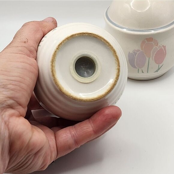 International China Spring Up Pastel Tulips Stoneware Salt And Pepper Japan - Picture 2 of 3